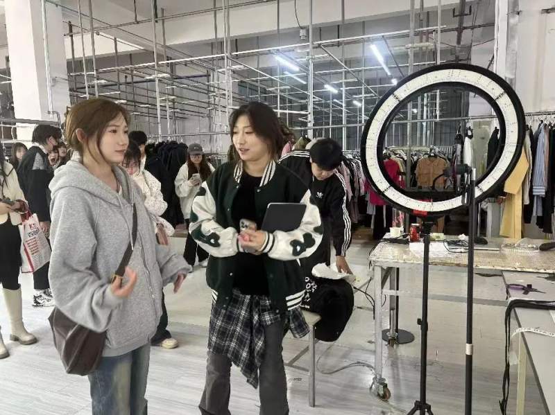 1713002460993614.jpg 640.jpg